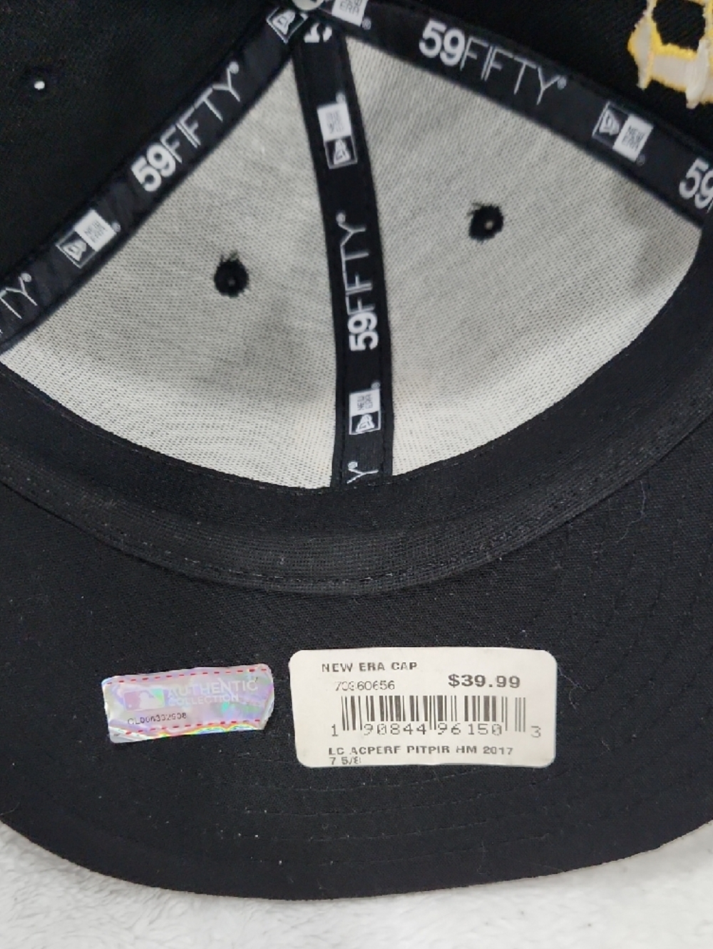 New Era Black Interior Labelled Fitted Cap with White Logos - Picture 3 of 7